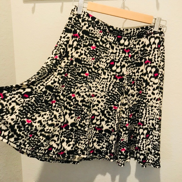Max Studio | Black, Pink & White Skirt - Picture 7 of 9